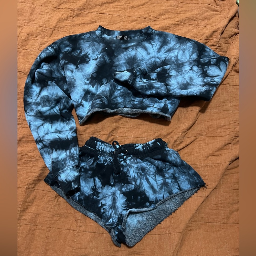 Tye Dye Matching Crop Top Sweater and Shorts